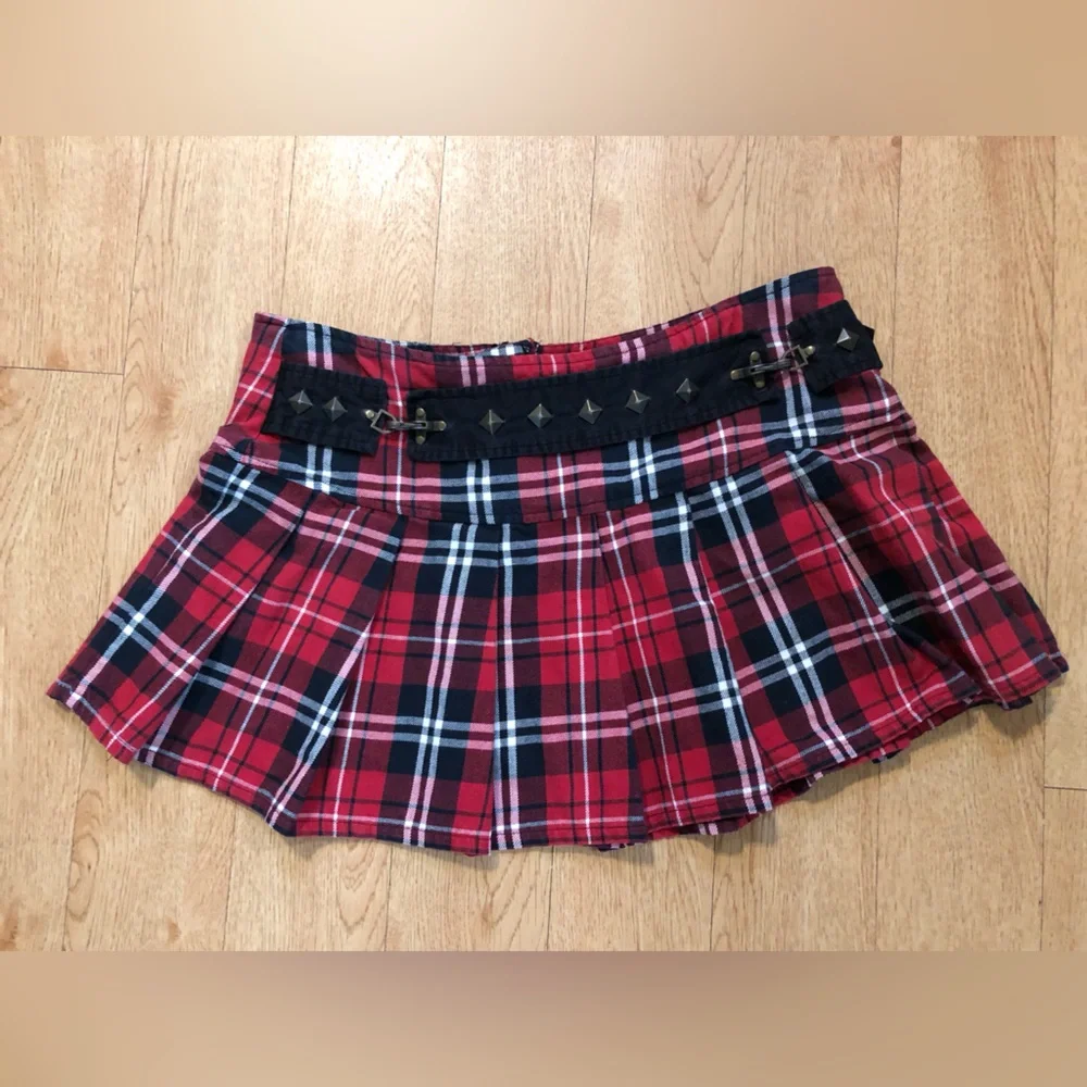 Abbey Dawn レッドチェックトップス XLサイズ 中古 Abbey Dawn | Skirts | Y2k Abbey Dawn Avril Lavigne Red Plaid Micro
